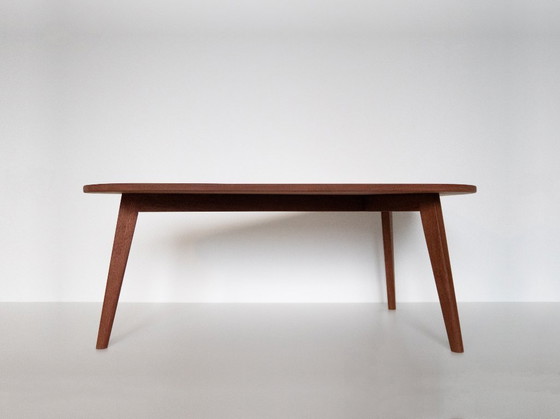 Image 1 of Mesa de centro ZWAARD, hecha a mano con madera maciza de meranti