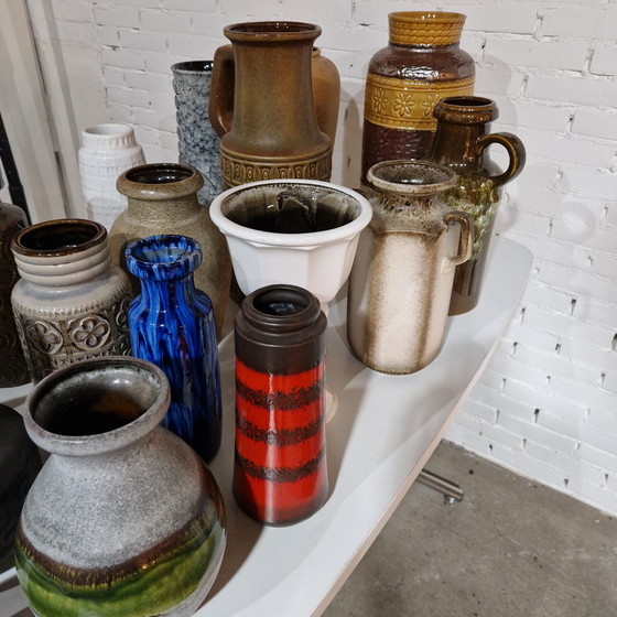 Image 1 of Collezione di 18 vasi d'epoca della Germania occidentale