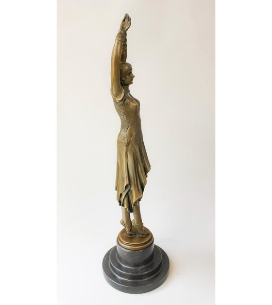 Image 1 of Scultura originale in bronzo. Danzatore Chiparus in bronzo con le mani alzate - Bronzo vintage. Decorazione.