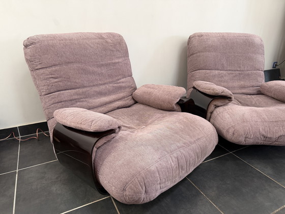Image 1 of Een paar fauteuils uit de Roset Marsala-lijn.