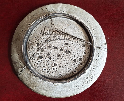 Grande piatto decorativo firmato Marius Bessonne a Vallauris, circa 1955-1960, pezzo unico.