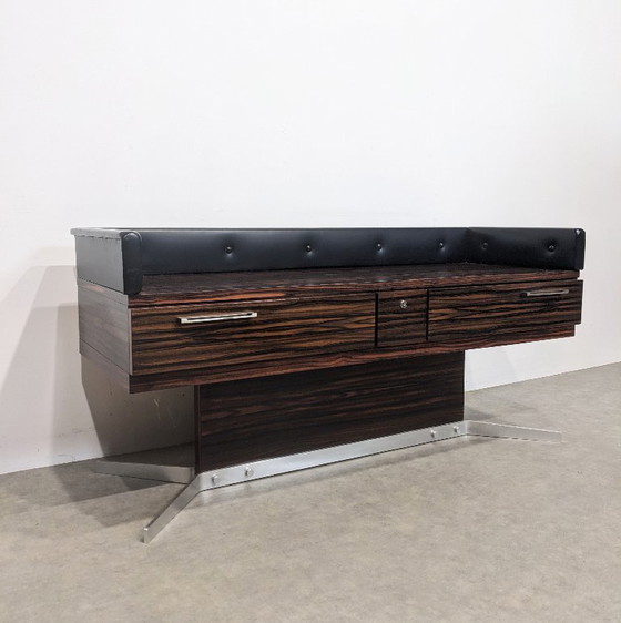 Image 1 of Mobiletto basso spaziale anni '70