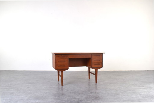 Bureau de direction en teck danois du milieu du siècle, années 1960.