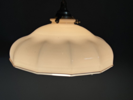 Image 1 of Lampada a sospensione antica Art Déco: vetro elegante e atmosfera senza tempo