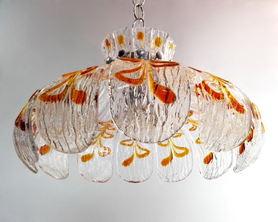 Image 1 of Carlo Nason Murano handgeblazen kunstglas bloemvormige vier-lichts XL kroonluchter, Italië 1970.