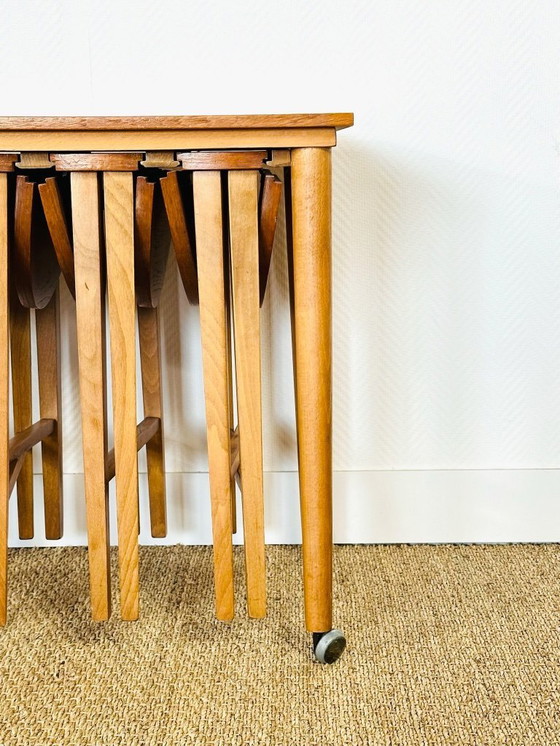 Image 1 of Set van 5 vintage Scandinavische bijzettafels van teakhout, uit 1960.