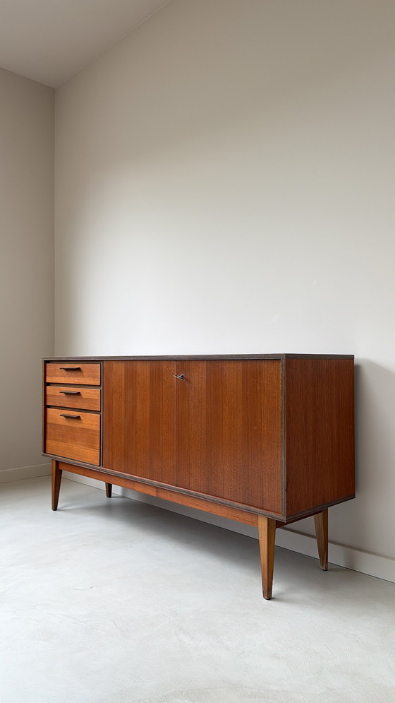 Image 1 of Vintage houten dressoir 