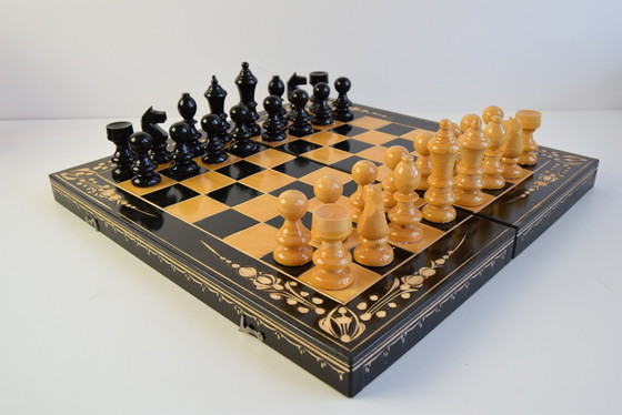 Image 1 of Jeu d'échecs en bois vintage dans une boîte en bois fabriqué en Tchécoslovaquie