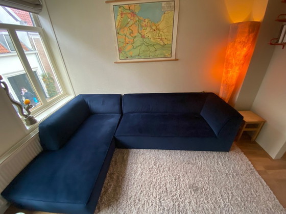 Image 1 of Sofá esquinero de terciopelo azul