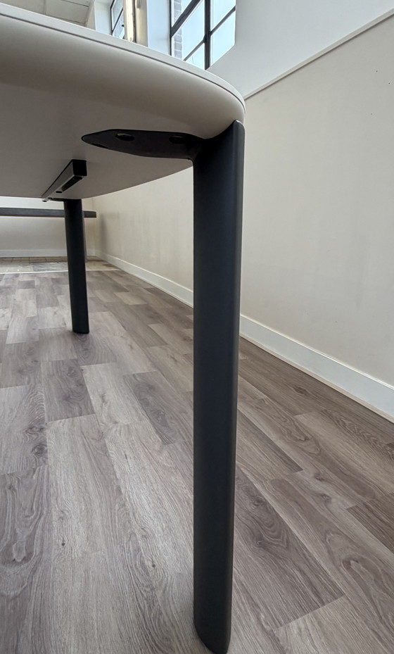 Image 1 of Table de salle à manger Leolux Tico NEUVE