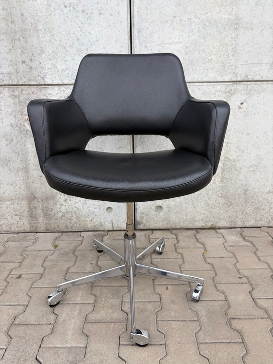 Chaise Egon Eiermann / Wilde + Spieth – Design Vintage Noir – Chaises pivotantes, Cuir (photo 8 of 10)