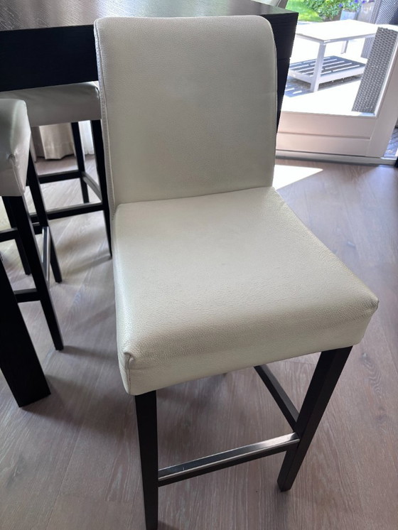 Image 1 of Bar table + bar chairs