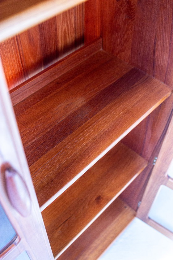 Image 1 of Vintage teakhouten vitrinekast/hoge kast, Dyrlund Deense ladekast, midden 20e eeuw