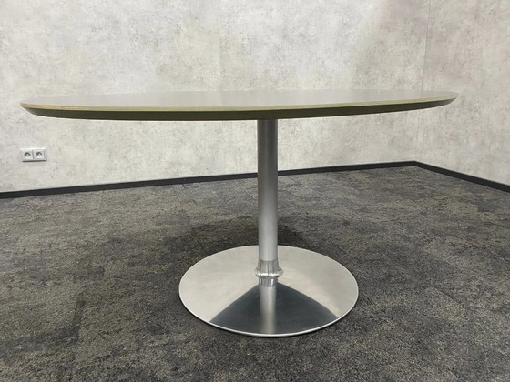 Image 1 of Artifort oval design dining table – designed by Pierre Paulin