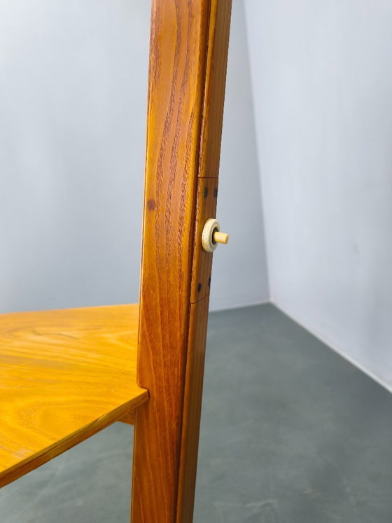 Image 1 of Vloerlamp uit het midden van de 20e eeuw met rotan kap, Tsjechoslowakije, jaren 60