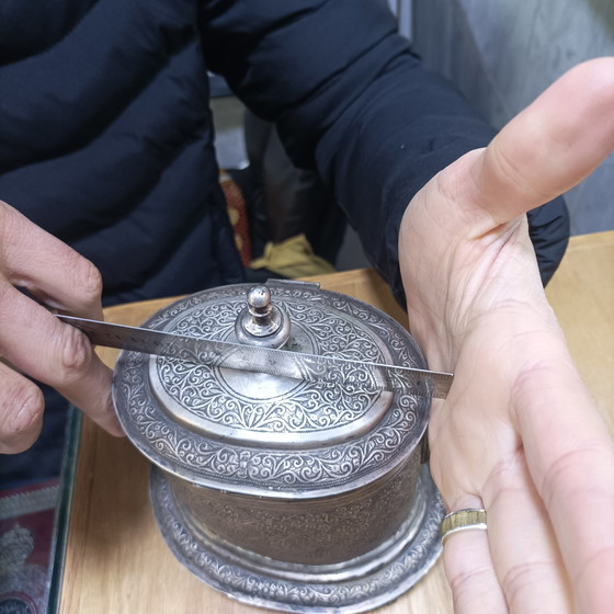 Image 1 of Zeldzaam, met de hand gebeiteld Marokkaans zilveren meesterwerk uit de 19e eeuw (650 g)