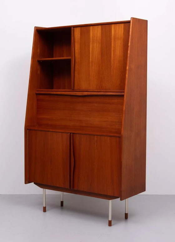 Image 1 of Deense teakhouten kast en schrijftafel/bar, van Arne Vodder, jaren 60.