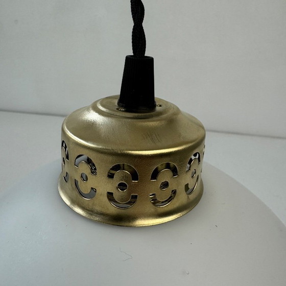 PAIRE D’ANCIENNES SUSPENSIONS EN OPALINE VINTAGE – Glass (photo 4 of 8)