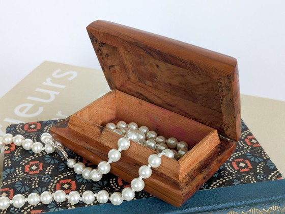 Caja de baratijas antigua de madera de tuya, Marruecos, con tapa abatible. – Objetos decorativos, Wood (photo 13 of 13)