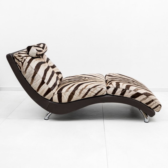 Image 1 of Chaise longue italienne en cuir de vachette à motif zèbre, années 1980