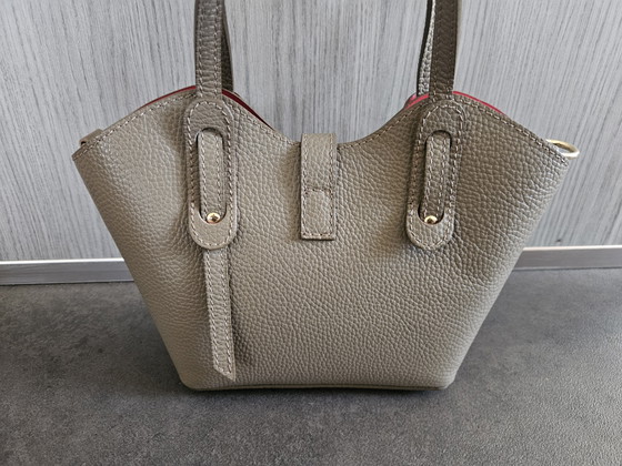 Italienische Lederhandtasche – Henkeltaschen, Leather (photo 2 of 5)