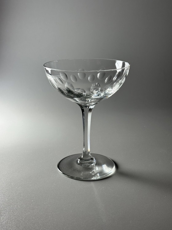 Image 1 of Set van 8 Art Deco champagnecoupéglazen (jaren 1920-1930) – halfkristal, handgegraveerd