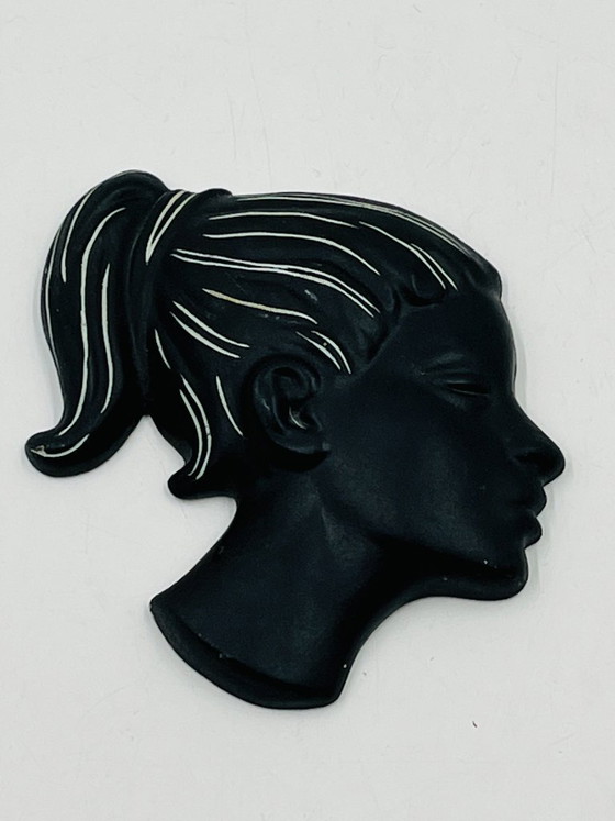 Image 1 of Kroon Kenia 332 Female Head