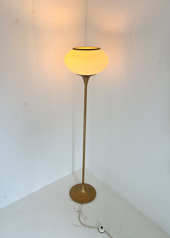 Image 1 of Stehlampe aus Milchglas, 60er Jahre