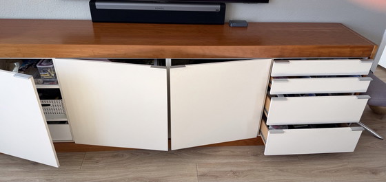 Pastoe L-series Sideboard cherry wood / cream white / aluminum handles – Aluminium (photo 6 of 6)