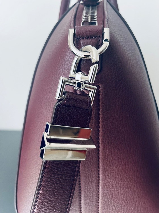 Image 1 of Givenchy Antigona M NEUF, coloris Oxblood/Bordeaux