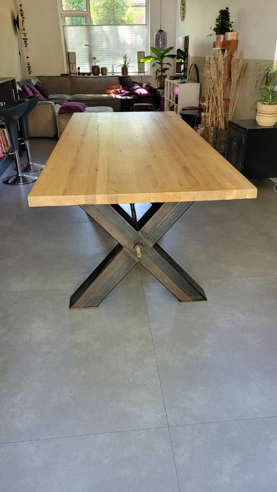 Image 1 of Spacious, beautiful, sturdy dining table