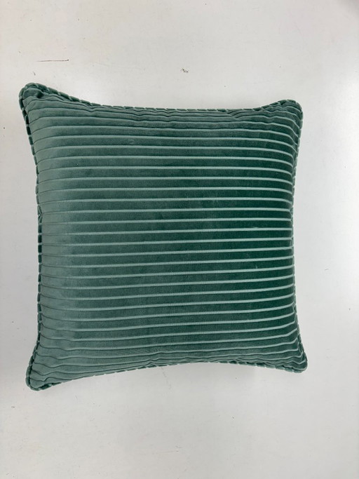 Juego de 2 cojines de terciopelo de algodón hechos a mano de doble cara – Mostaza y azul – 50 × 50 cm (photo 2 of 5)