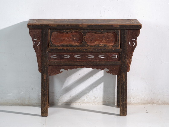 Antiker Konsolentisch mit mehrschichtiger Patina – China, ca. 1930 (photo 22 of 40)