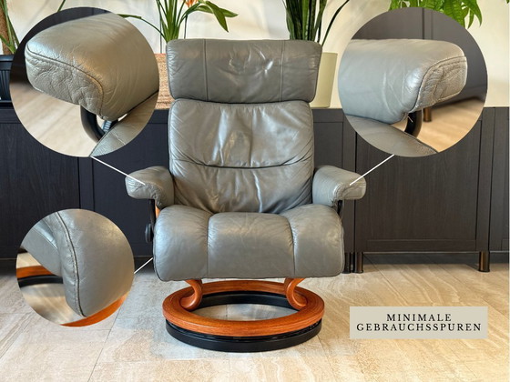Image 1 of Originele Stressless fauteuil van Ekornes met voetenbank, echt leer, grijs
