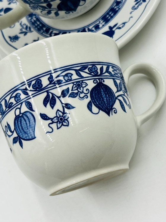 Image 1 of Set van 6 Biltons England kopjes en schotels, met blauwe uiendecoratie.