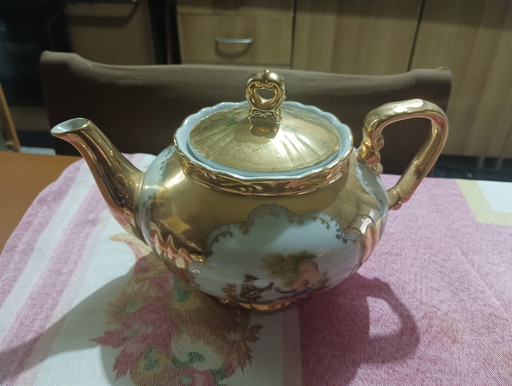 Vintage Bavaria Tea Service - 24K Gold Porcelain and Galanti Scenes, 15-Piece Set.