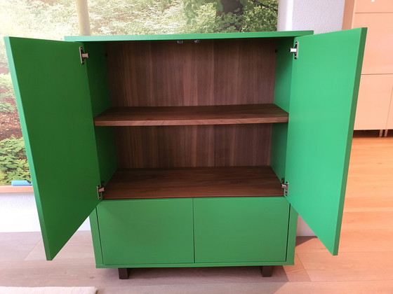 Image 1 of Armario verde "Estocolmo" con 2 puertas y 2 cajones profundos.