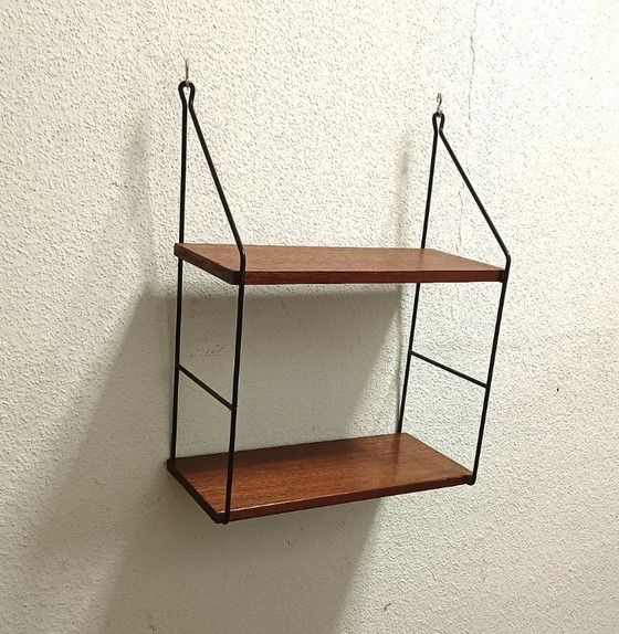 Image 1 of Wandregal aus den fünfziger Jahren mit zwei Mahagoniablagen