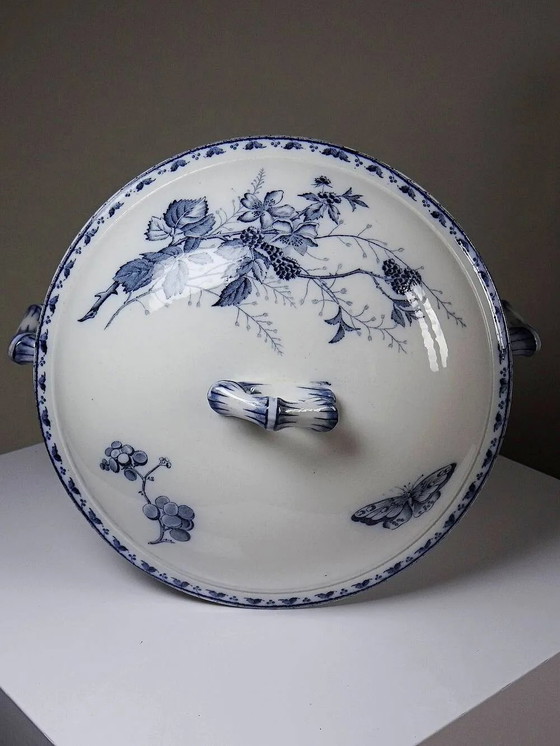 Sarreguemines Carmen fine earthenware soup tureen, blue decoration, 19th-20th century, Crockery, Porcelain (photo 4 of 12)