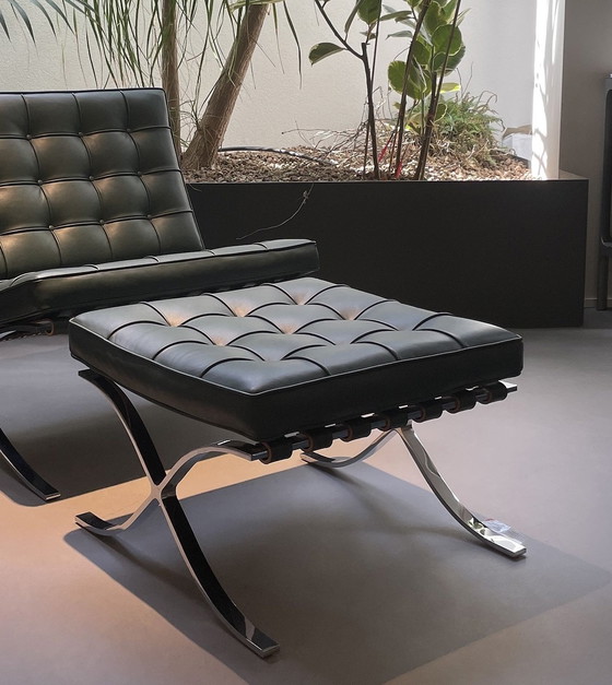 Image 1 of Knoll Set Barcelona New-Never Used Black Leather Design by Ludwig Mies Van Der Rohe and Lilly Reich 1929