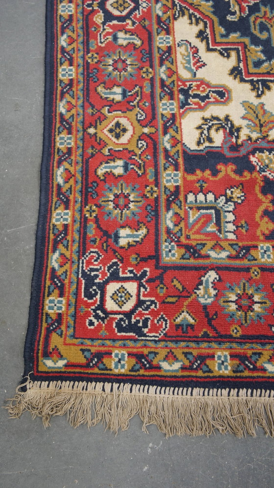 Image 1 of Vintage Vloerkleed Met Rood En Donkerblauwe Kleuren 236x170cm