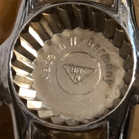 Image 1 of Apribottiglie vintage a forma di delfino