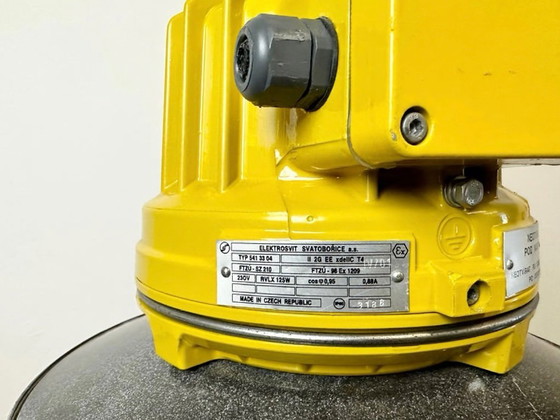 Image 1 of Gelbe explosionsgeschützte Industrielampe mit grauem emailliertem Schirm, 1990er Jahre