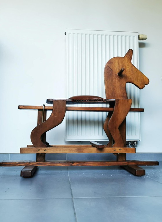 Image 1 of Cheval à bascule antique