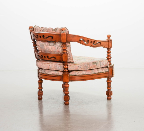 Image 1 of Giorgetti Gallery Collection Chaises longues en bois sculpté à la main avec tapisserie en gobelin, ensemble de 2. Italie, 1975.