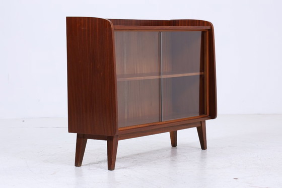 Image 1 of Cassettiera vintage con ante in vetro anni '60 | Armadio da corridoio di metà secolo | Legno retrò anni '70 #06-14