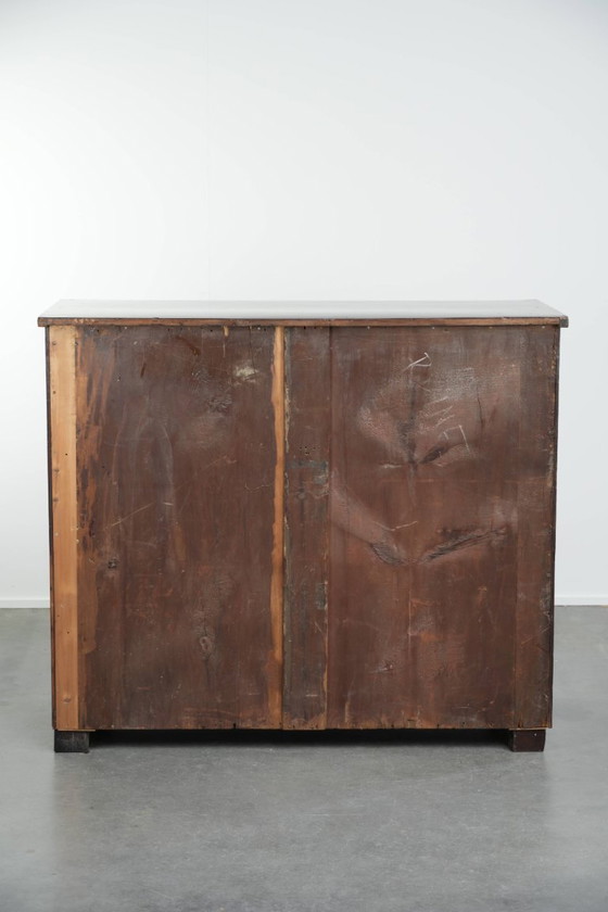 Image 1 of Gran cómoda/cómoda antigua inglesa de principios del siglo XIX con 5 cajones y hermosos detalles.