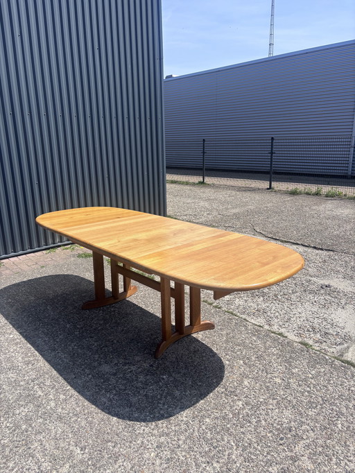 Vintage eiken eettafel uitschuifbaar massief 