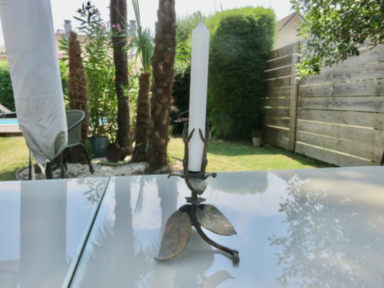 Image 1 of Bronzen kandelaar met bloemenmotief, art nouveau-stijl, Frankrijk, jaren 1930-1940.