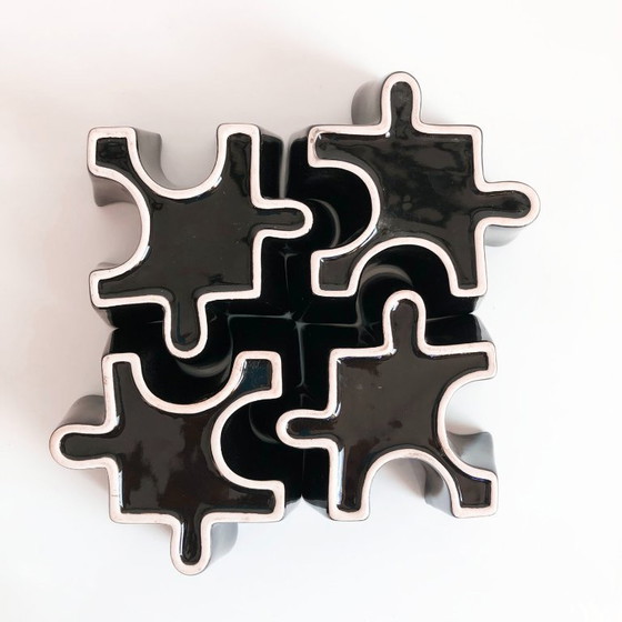 Image 1 of Juego de cuencos de cerámica con forma de rompecabezas. Italia, década de 1980.